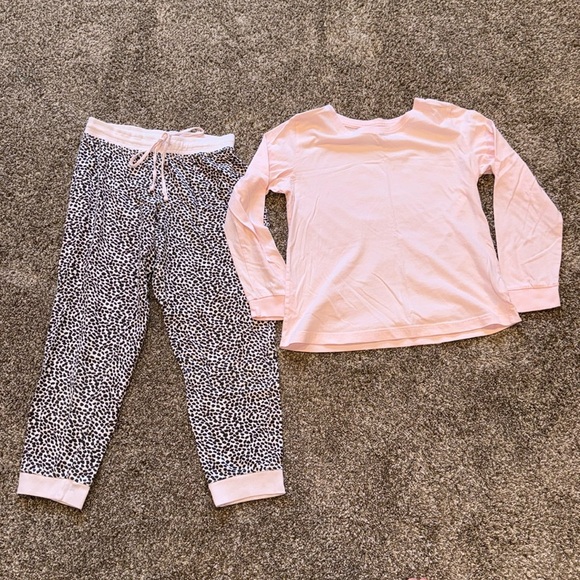 Women’s pajamas - Picture 1 of 3